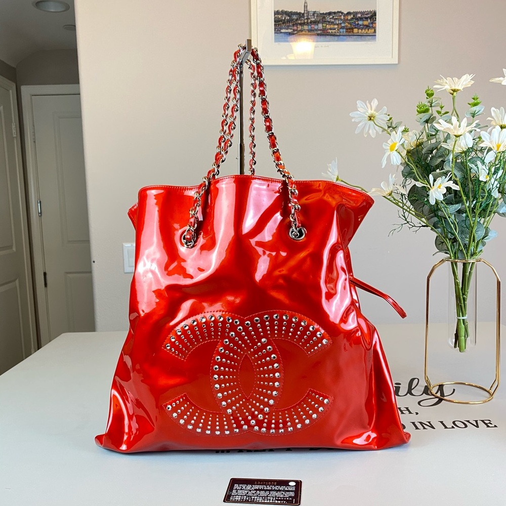 CHANEL CC Logo Large Patent Leather Totes